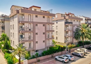 شقة 2 + 1 على مسافة قريبة من البحر في أنطاليا