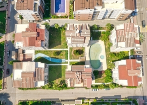 شقة 2 + 1 على مسافة قريبة من البحر في أنطاليا