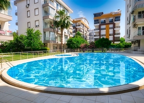 شقة 2 + 1 على مسافة قريبة من البحر في أنطاليا