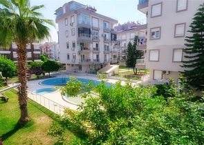 شقة 2 + 1 على مسافة قريبة من البحر في أنطاليا