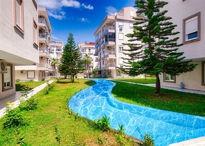 شقة 2 + 1 على مسافة قريبة من البحر في أنطاليا