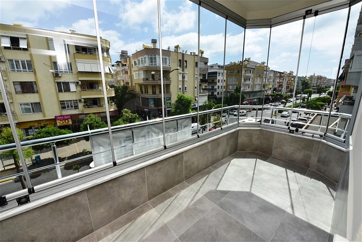 سعر مناسب -شقة 2 غرفة وصالة -في مركز مدينة الانيا 