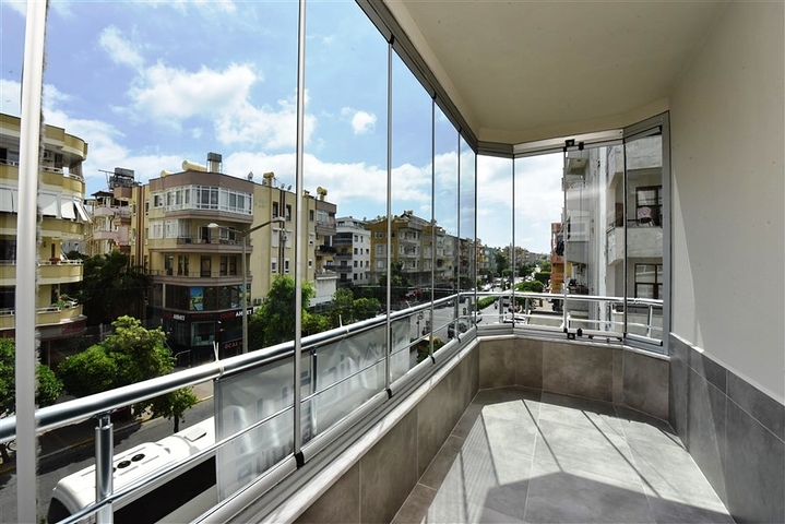 سعر مناسب -شقة 2 غرفة وصالة -في مركز مدينة الانيا 