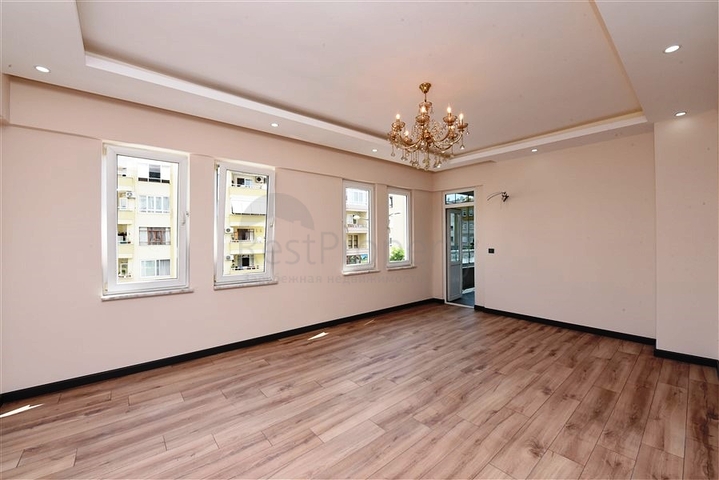 سعر مناسب -شقة 2 غرفة وصالة -في مركز مدينة الانيا 