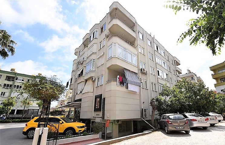 سعر مناسب -شقة 2 غرفة وصالة -في مركز مدينة الانيا 