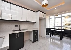 سعر مناسب -شقة 2 غرفة وصالة -في مركز مدينة الانيا 