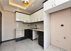 سعر مناسب -شقة 2 غرفة وصالة -في مركز مدينة الانيا 