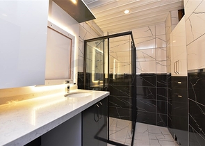 سعر مناسب -شقة 2 غرفة وصالة -في مركز مدينة الانيا 