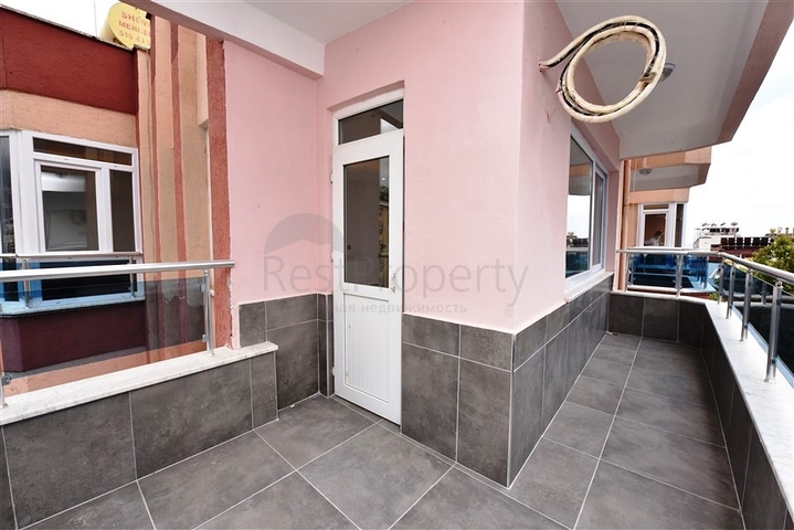 في مركز مدينة الانيا - شقة 3 غرف وصالة - اكساء جديد  