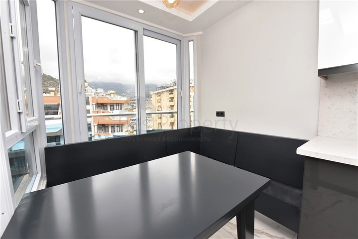 في مركز مدينة الانيا - شقة 3 غرف وصالة - اكساء جديد  