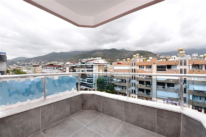 في مركز مدينة الانيا - شقة 3 غرف وصالة - اكساء جديد  