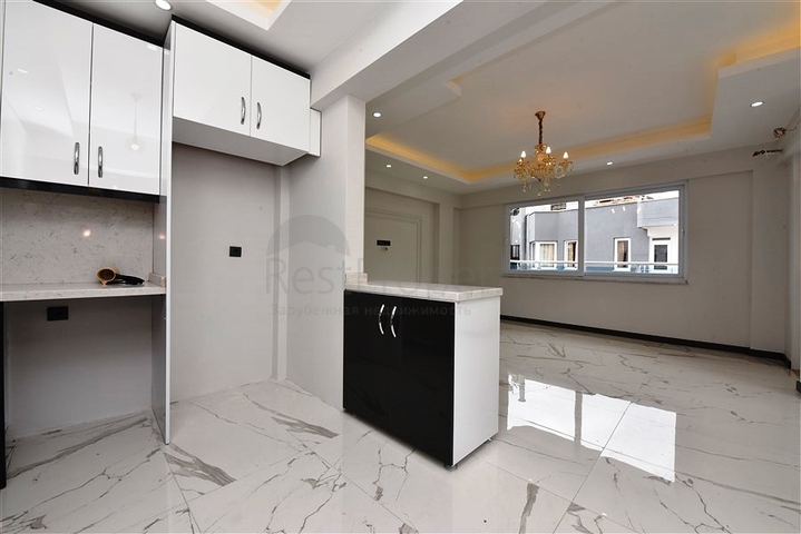 في مركز مدينة الانيا - شقة 3 غرف وصالة - اكساء جديد  