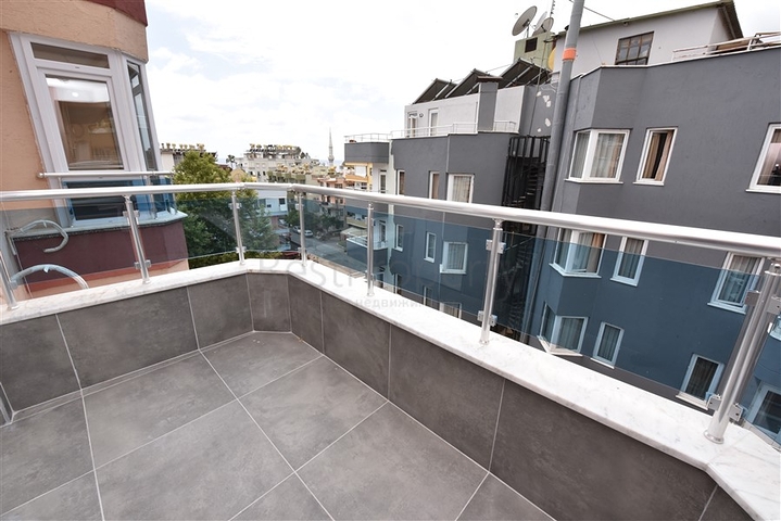 في مركز مدينة الانيا - شقة 3 غرف وصالة - اكساء جديد  