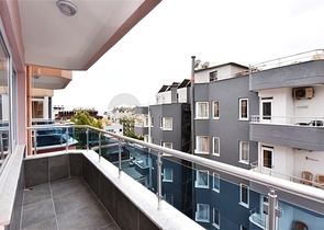 في مركز مدينة الانيا - شقة 3 غرف وصالة - اكساء جديد  