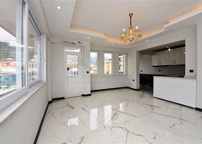 في مركز مدينة الانيا - شقة 3 غرف وصالة - اكساء جديد  