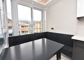 في مركز مدينة الانيا - شقة 3 غرف وصالة - اكساء جديد  