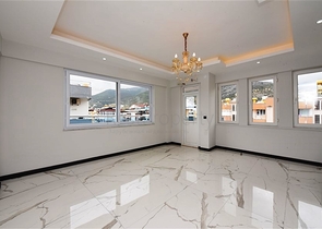 في مركز مدينة الانيا - شقة 3 غرف وصالة - اكساء جديد  