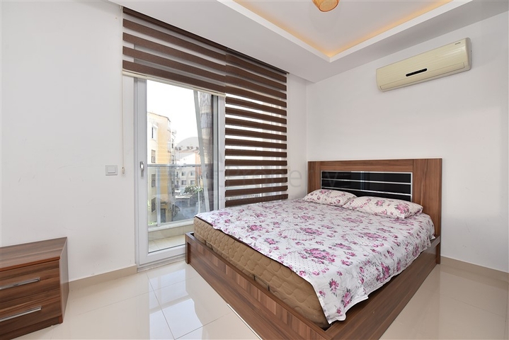 مناسبة للمهتمين بالاستثمار -شقة مفروشة -تصميم 1+1 - في مركز الانيا 