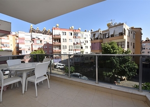 مناسبة للمهتمين بالاستثمار -شقة مفروشة -تصميم 1+1 - في مركز الانيا 