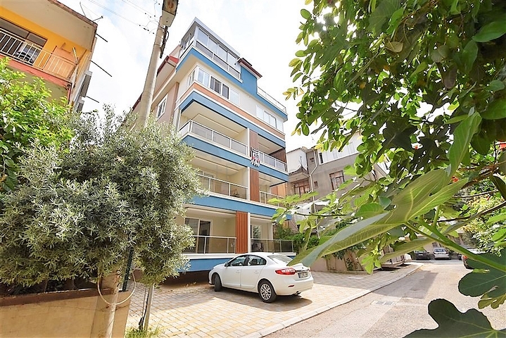 قريبة من شاطئ كليوباترا - دوبلكس 3 غرف وصالة -في مركز الانيا 