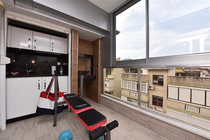 قريبة من شاطئ كليوباترا - دوبلكس 3 غرف وصالة -في مركز الانيا 