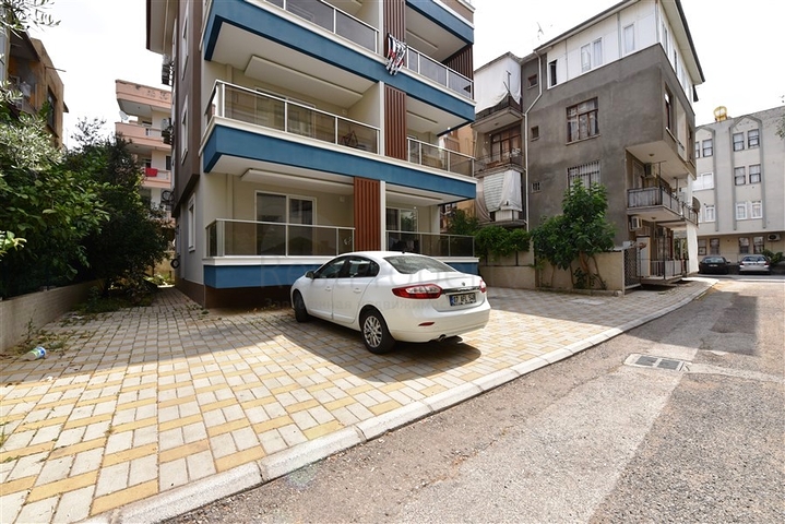 قريبة من شاطئ كليوباترا - دوبلكس 3 غرف وصالة -في مركز الانيا 