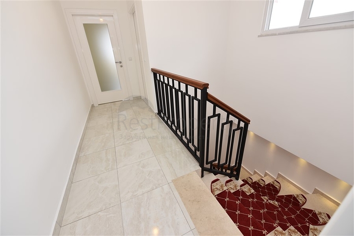 قريبة من شاطئ كليوباترا - دوبلكس 3 غرف وصالة -في مركز الانيا 