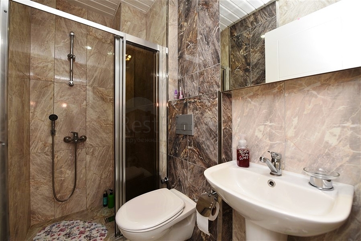 قريبة من شاطئ كليوباترا - دوبلكس 3 غرف وصالة -في مركز الانيا 