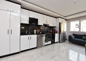 قريبة من شاطئ كليوباترا - دوبلكس 3 غرف وصالة -في مركز الانيا 