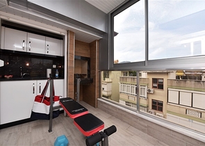 قريبة من شاطئ كليوباترا - دوبلكس 3 غرف وصالة -في مركز الانيا 