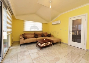 قريبة من شاطئ كليوباترا - دوبلكس 3 غرف وصالة -في مركز الانيا 