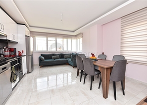 قريبة من شاطئ كليوباترا - دوبلكس 3 غرف وصالة -في مركز الانيا 