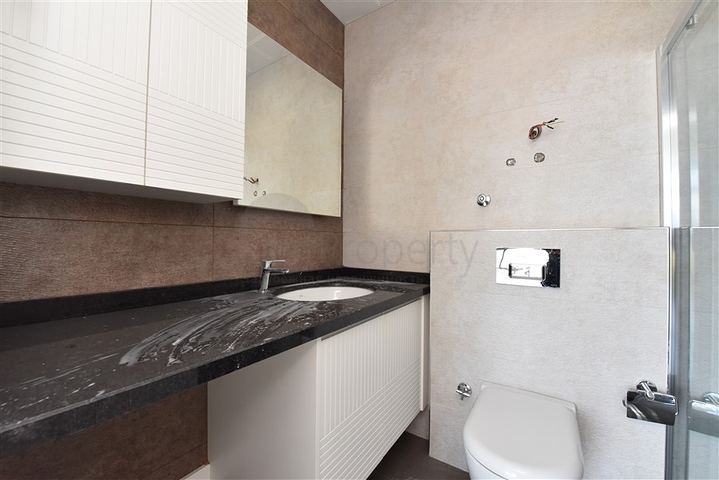 مجمع حديث -شقة 1+1 - في مهموتلار / الانيا 