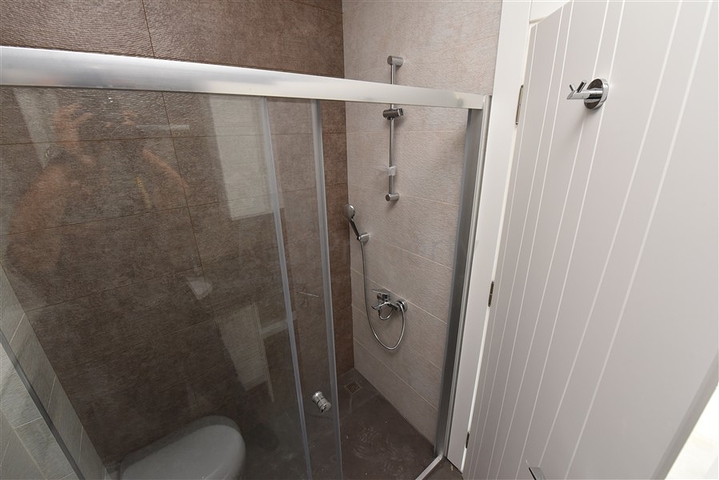 مجمع حديث -شقة 1+1 - في مهموتلار / الانيا 