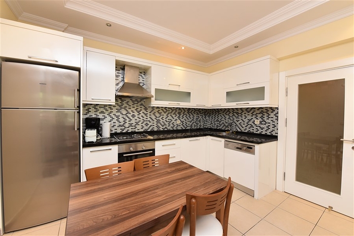 موقع مميز -شقة 1+1 - مفروشة -في مركز الانيا 