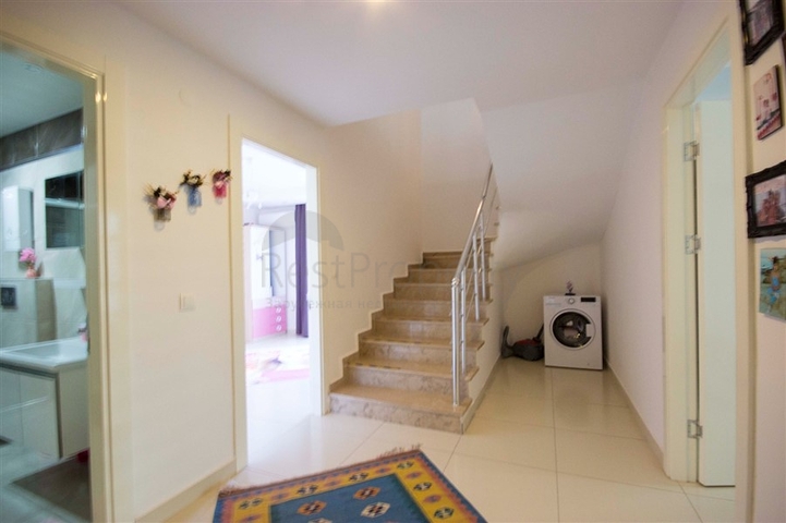 مجمع فاخر -دوبلكس 4 غرف وصالة -مفروشة -في كاستل / الانيا 