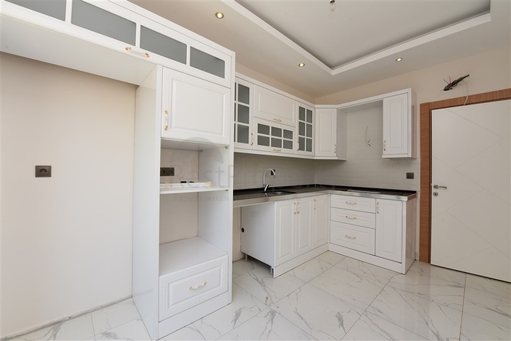 مجمع سكني جديد -شقة 3 غرف وصالة - في اوبا / الانيا 