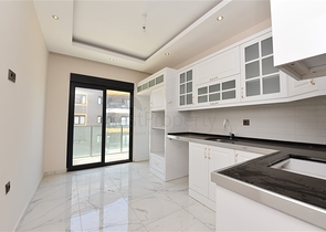 مجمع سكني جديد -شقة 3 غرف وصالة - في اوبا / الانيا 