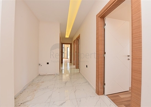 مجمع سكني جديد -شقة 3 غرف وصالة - في اوبا / الانيا 