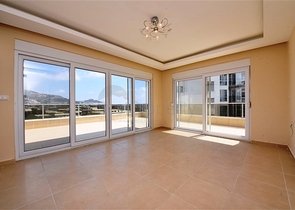 اطلالة بحر وجبل - دوبلكس عائلية واسعة -تصميم 3 غرف نوم وصالتين -في مهموتلار / الانيا 