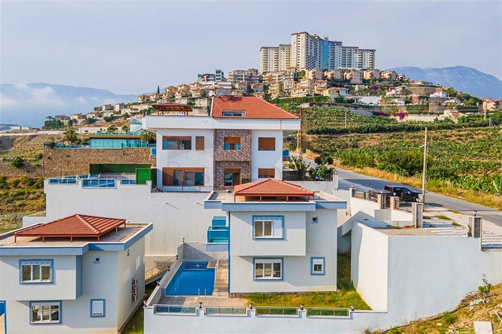 اطلالة بحر - فيلا مستقلة -مسبح خاص -جديدة -في كارجي جاك / الانيا 