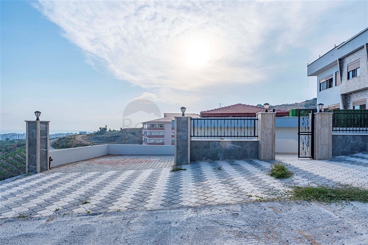 اطلالة بحر - فيلا مستقلة -مسبح خاص -جديدة -في كارجي جاك / الانيا 