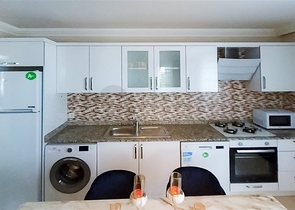 تصميم انيق -شقة 2 غرفة وصالة -قريبة من البحر -في مهموتلار / الانيا 