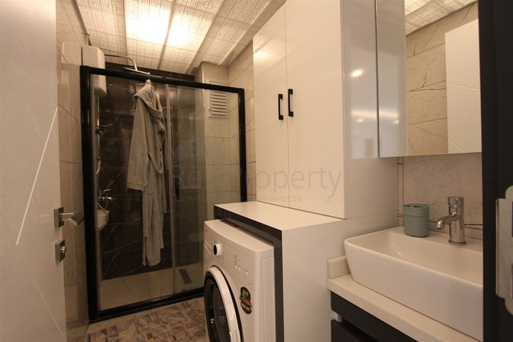 موقع مميز -مجمع سكني جديد -شقة غرفة وصالة في مركز الانيا 