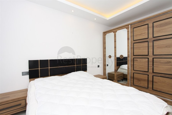 موقع مميز -مجمع سكني جديد -شقة غرفة وصالة في مركز الانيا 