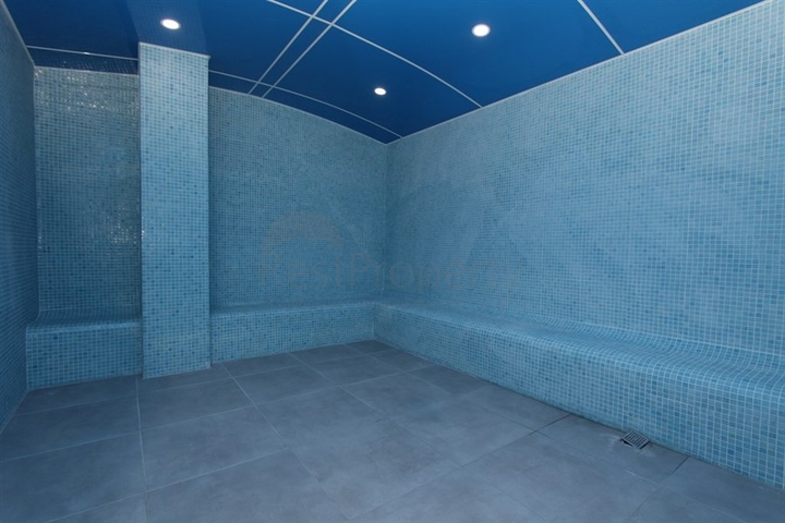 موقع مميز -مجمع سكني جديد -شقة غرفة وصالة في مركز الانيا 