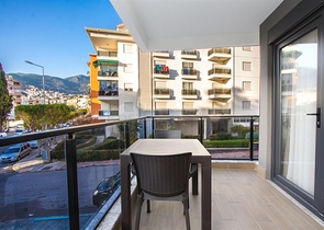 موقع مميز -مجمع سكني جديد -شقة غرفة وصالة في مركز الانيا 