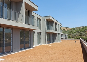 سعر منافس - شقة 2 غرفة وصالة -ضمن مجمع فاخر في بودروم 