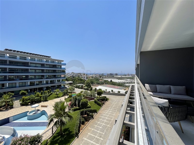 اطلالة بحر - شقة مميزة ضمن مجمع فاخر -في كارجي جاك / الانيا 