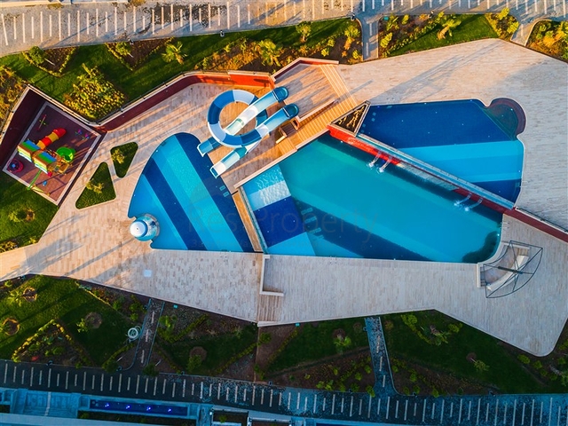 اطلالة بحر - شقة مميزة ضمن مجمع فاخر -في كارجي جاك / الانيا 